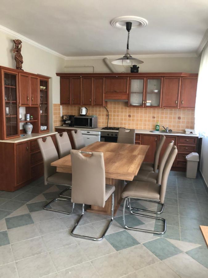 Tulipan Vendeghaz Apartment Hajduszoboszlo Exterior photo