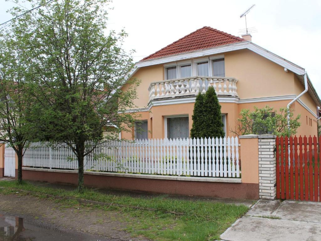 Tulipan Vendeghaz Apartment Hajduszoboszlo Exterior photo